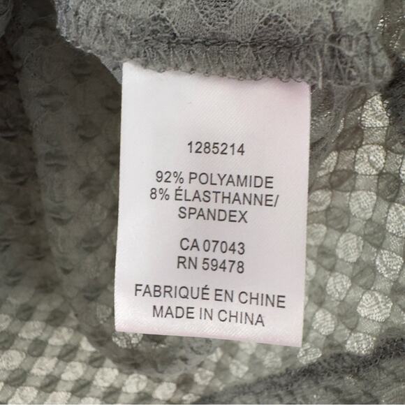 Revolve House of Harlow 1960 Sheer Sleeveless Mock Neck Textured Tank Top NWOT M - Picture 7 of 9